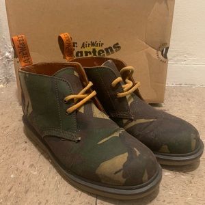 Doctor Marten Nixon Wedge size 9